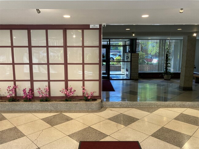 Foto del edificio - 67-41 41st St