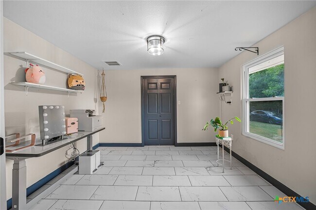 Foto del edificio - 133 Alamo Dr