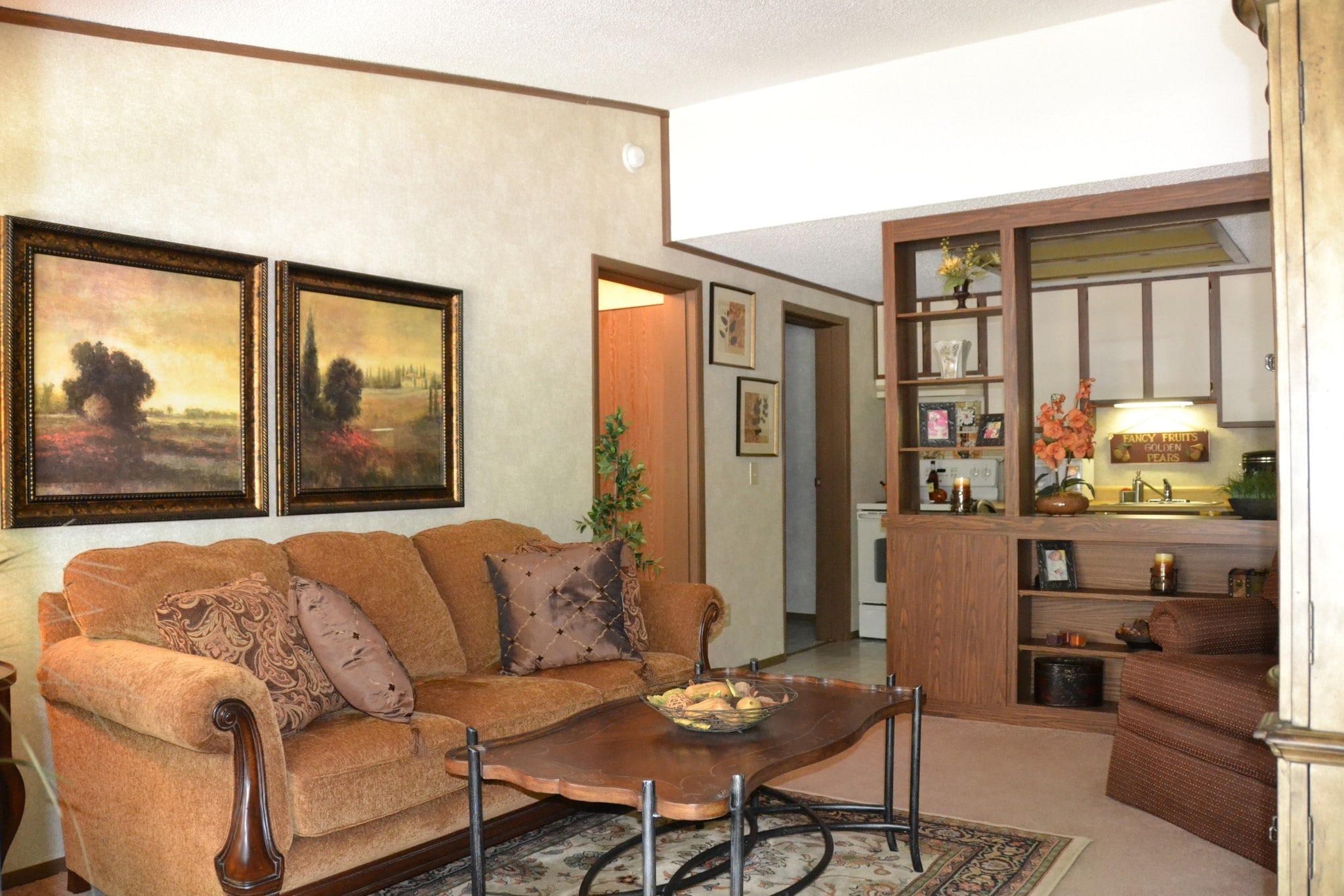 Rowanoake Apartments – The Hampton
