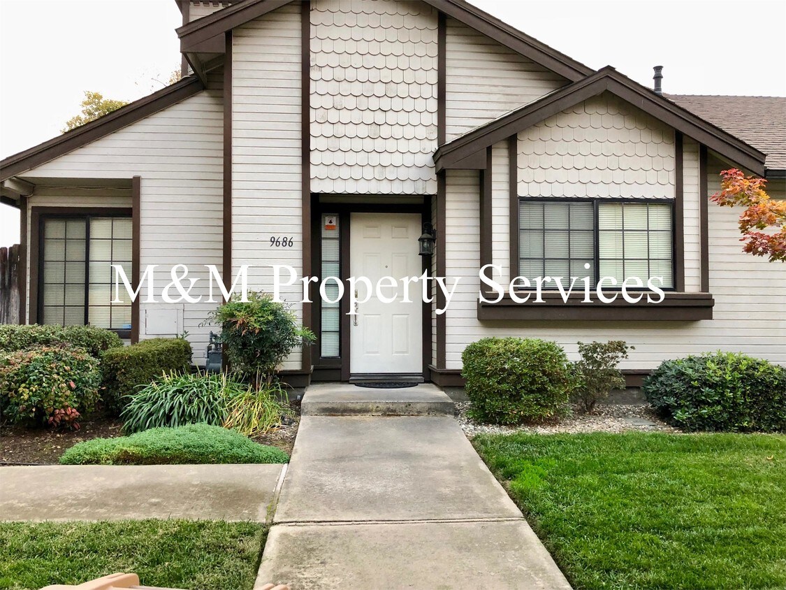 Foto principal - 9686 Gage St