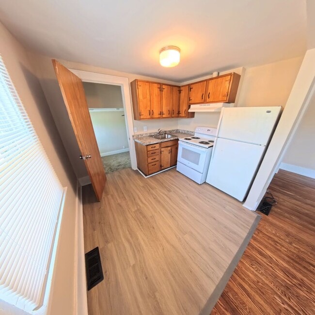 Building Photo - 595 Rock Beach Rd | Apt 1 | 2 BD/1 BA | Ir...