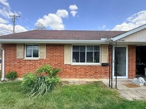 Building Photo - 5482-5482 Bellefontaine Rd