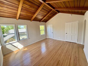 Building Photo - 3363 Madera Ave