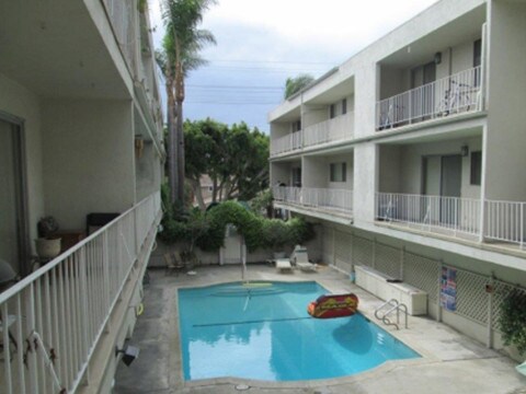 Foto del edificio - West View Apartments