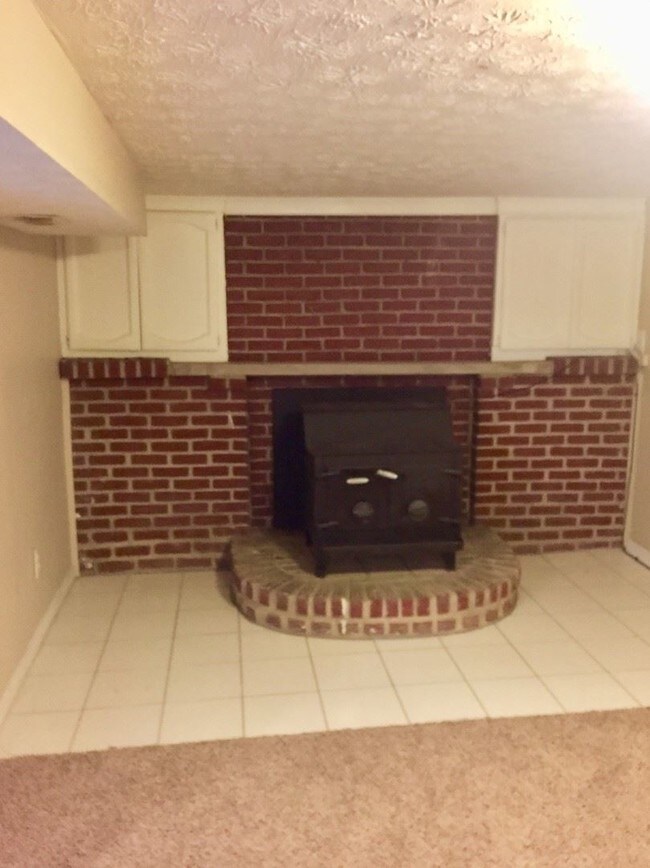 Building Photo - 2 br, 2 bath House - 3216 New Lynnview Dr