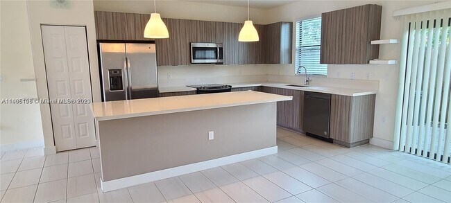 Foto del edificio - 10473 NW 82nd St