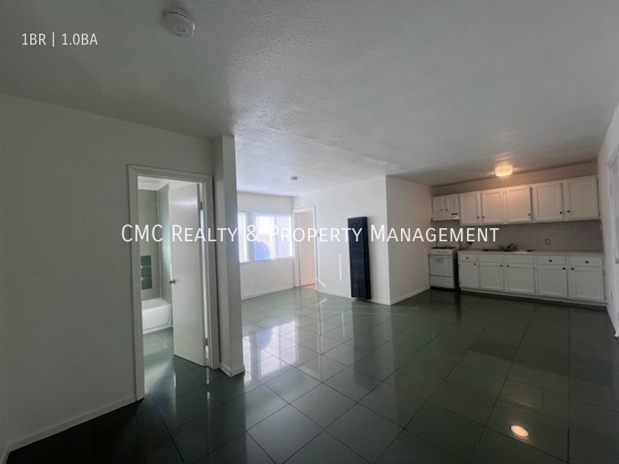 1561 W Pacific Coast Hwy, Long Beach, CA 90810 Room for Rent in Long
