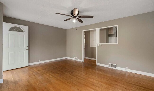 Building Photo - McMicken Heights - 3 bedroom plus 2 dens a...