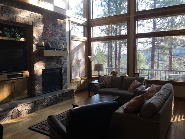 Building Photo - 61317 Big Eddy Cir