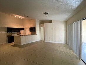 Building Photo - 9999 Summerbreeze Dr