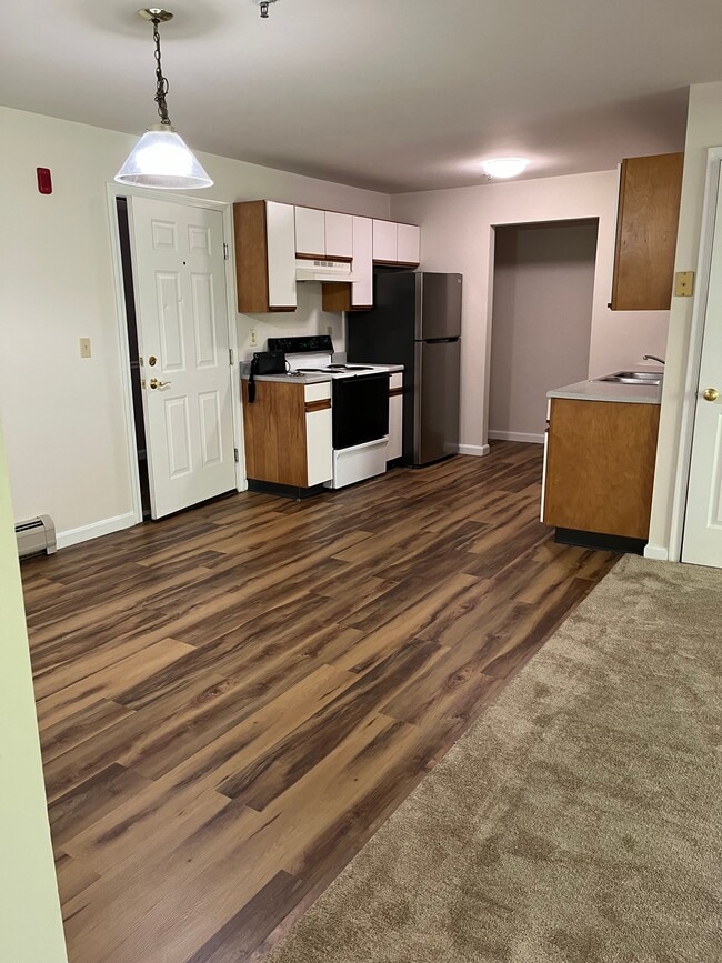 Building Photo - Olde Orchard Park Apartments