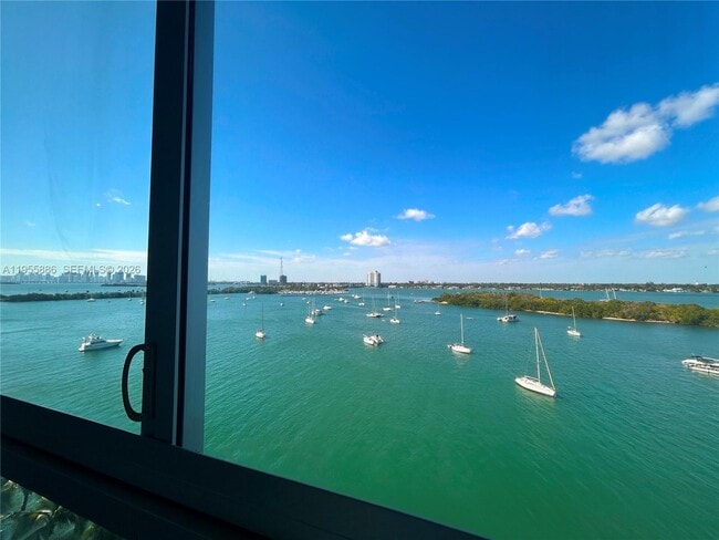 Foto del edificio - 7934 West Dr