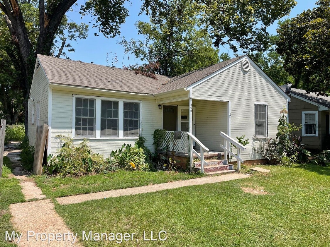 Primary Photo - 2 br, 1 bath House - 206 E McCormick Street