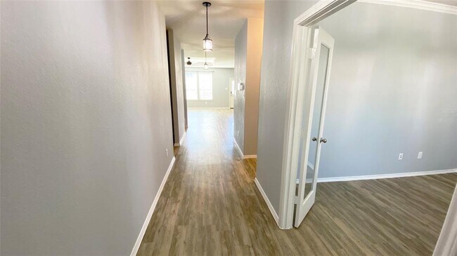 Foto del edificio - 30253 Creekside Dr