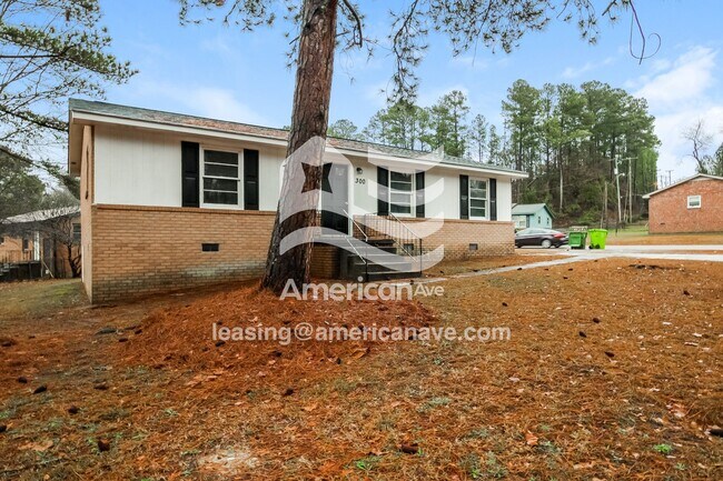 Foto del edificio - 300 Forestwood Dr
