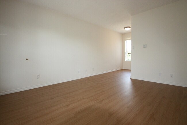 Building Photo - 3710 Glendon Ave