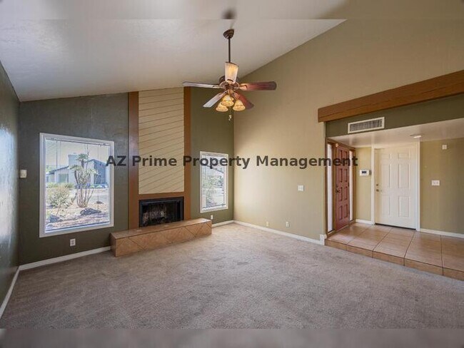 Foto del edificio - 5502 E Roanoke Ave