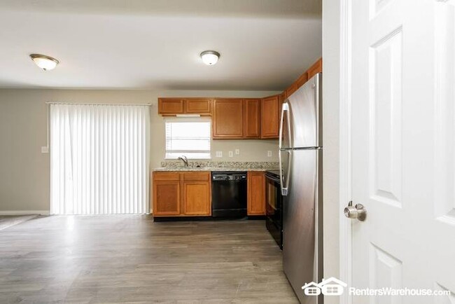 Building Photo - RENT SPECIAL!  Spacious 4 BR 2.5 BA on Ind...