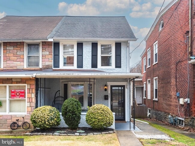 Photo - 627 Ford St Townhome
