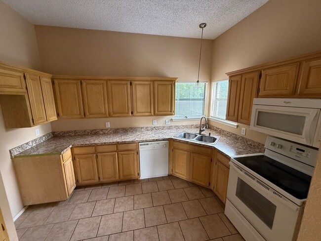 Building Photo - Single-family Home in 76135