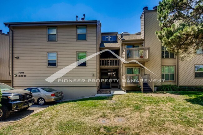 Foto del edificio - Spacious Condo with Washer/Dryer and Parking