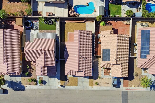 Foto del edificio - 641 Bent Grass Ave