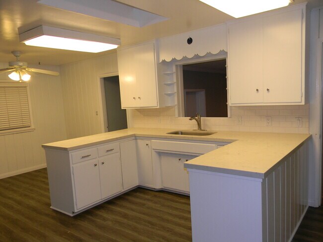 Foto del edificio - 1143 E Rose Ave