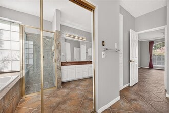 Building Photo - 2106 Avenida La Quinta St