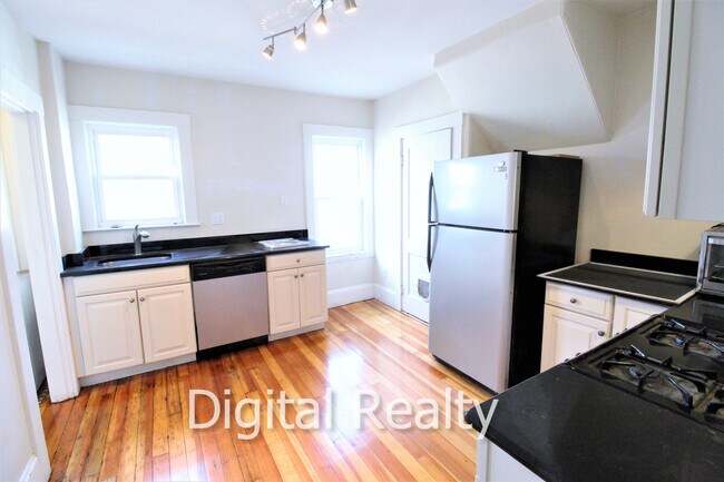 Kitchen - 187 Trapelo Rd