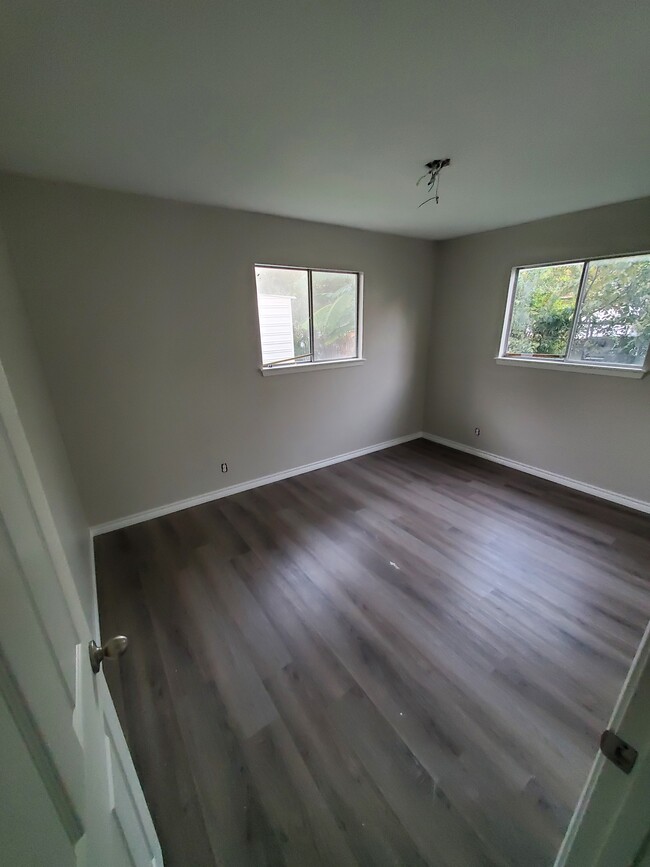 Building Photo - 7443 Stonehouse Dr