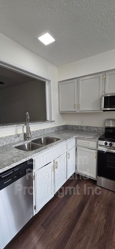 Foto del edificio - 3109 Heathstead Place