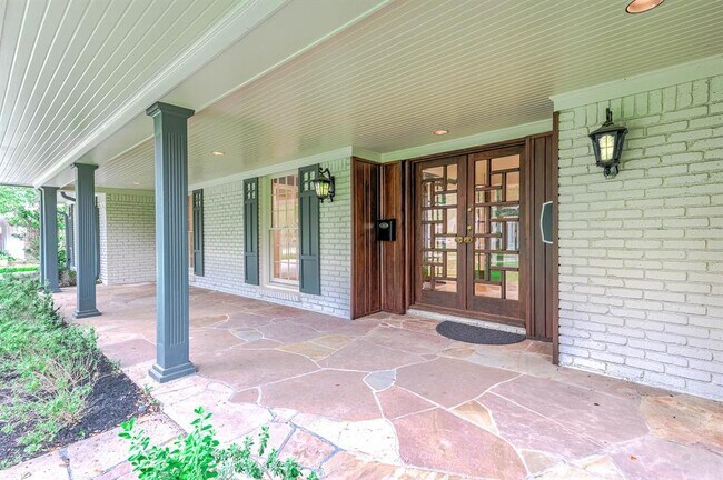 Foto del edificio - 5702 Bayou Glen Rd