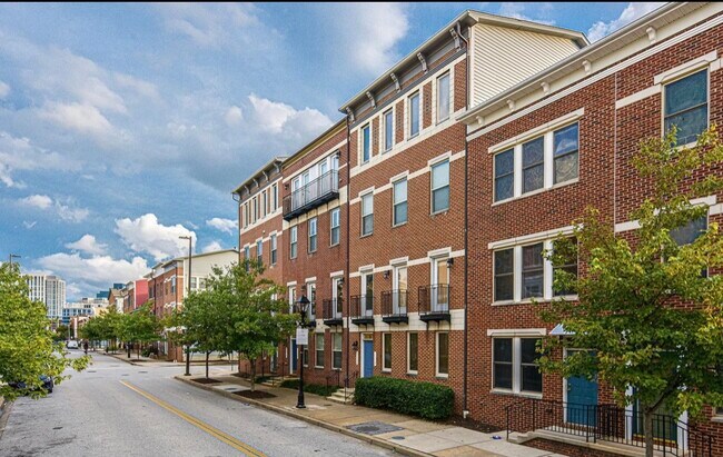 Building Photo - 112 S Exeter St