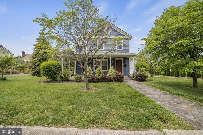 Building Photo - 705 Dranesville Rd