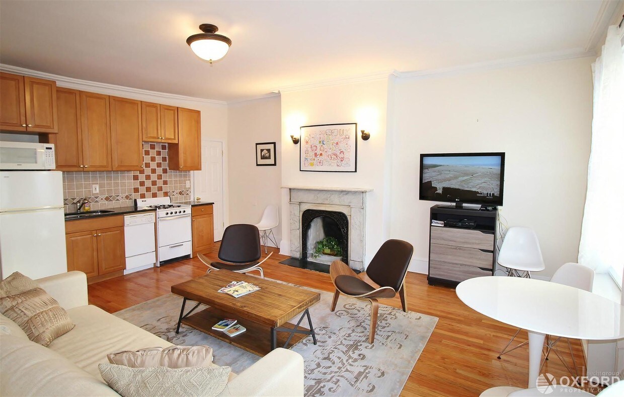Foto principal - 104 E 17th St