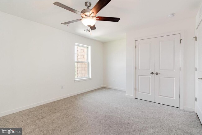 Building Photo - 1708 Fairmont Dr