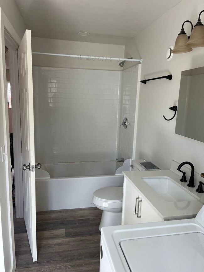 Building Photo - Smith