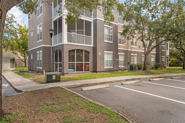 Building Photo - 9301 Crescent Loop Cir