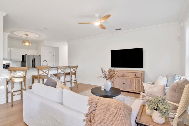 Foto del edificio - 460 Equality Ave