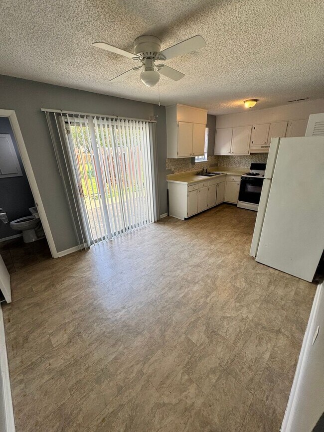 Foto del edificio - Spacious 3 Bed 1.5 Bath in Henrico