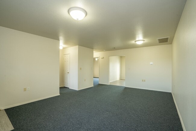 Building Photo - Cozy 2 bedroom 2 bathroom Townhome - Avail...