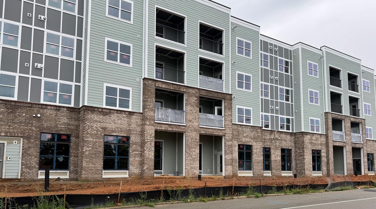 Building Photo - Liberty Gardens