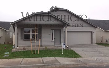 Building Photo - 1349 S W Virginia St