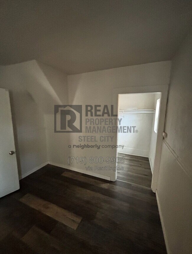 Foto del edificio - 1428 E Orman Ave