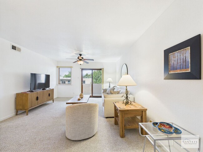 Foto del edificio - Fully Furnished Condo Available Now!