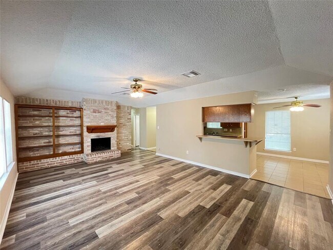 Building Photo - 6902 Feather Creek Dr