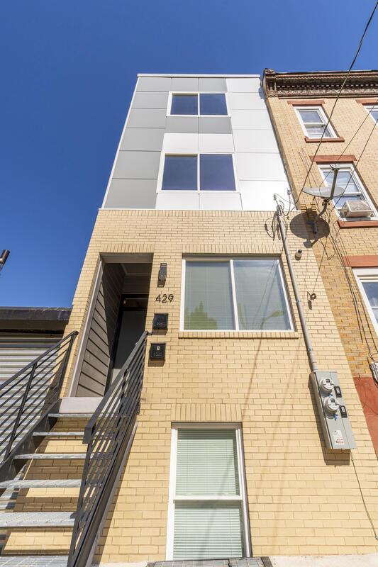 Building Photo - 429 W York St