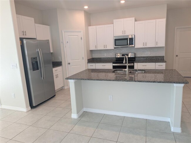 Building Photo - 446 Argyll Dr