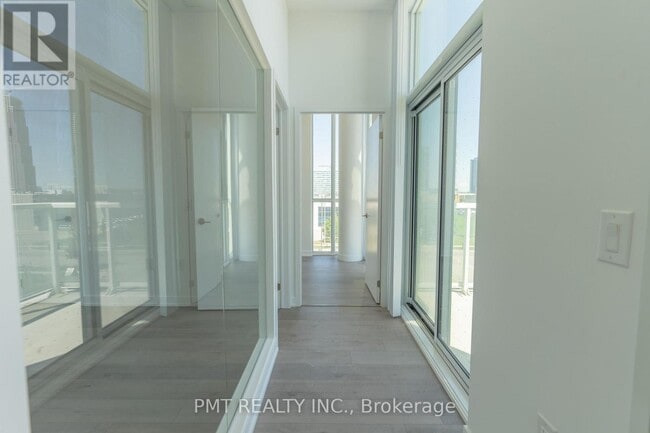 Building Photo - 60-360 Honeycrisp Cres