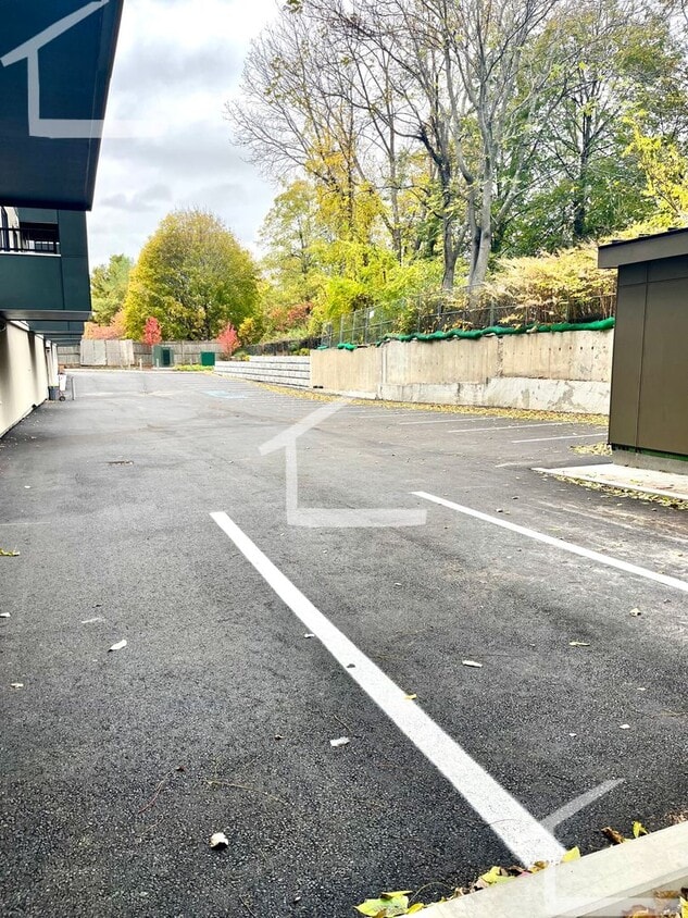 1Br/1Bth, A/C, Balcony, Laundry in Unit!! - 1Br/1Bth, Great location in Brookline Vill...